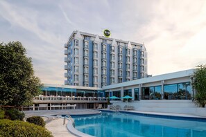 2 outdoor pools, sun loungers - B&B Hotel Chioggia Airone (Chioggia)