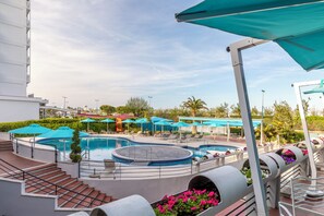 2 Außenpools, Liegestühle