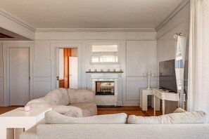 Télévision LCD de 26 pouces avec chaînes numériques, télévision