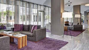 Frette Italian sheets, hypo-allergenic bedding available, in-room safe - Geroldswil Swiss Quality Hotel (Geroldswil)