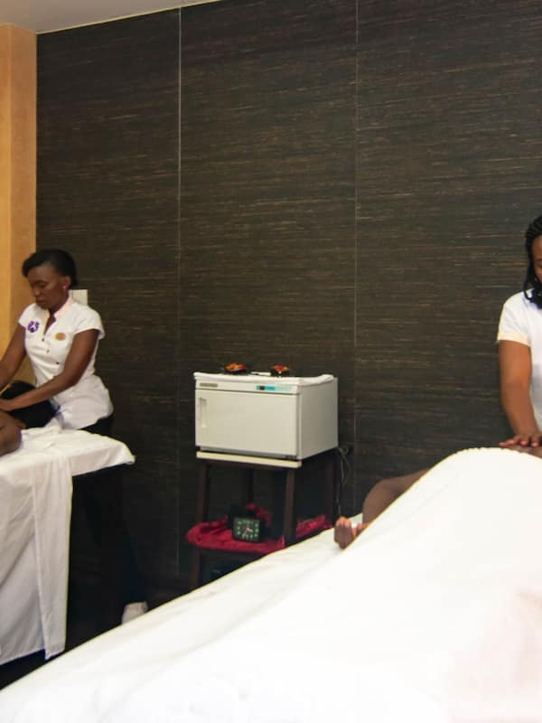 Couples treatment rooms, sauna, body treatments, aromatherapy