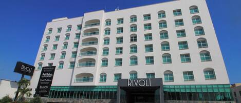 Fassade der Unterkunft – Abend/Nacht