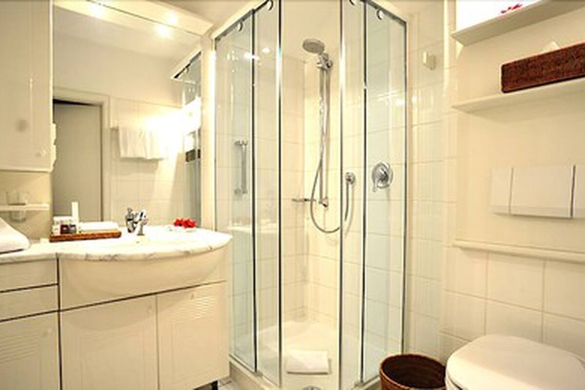 shower, free toiletries, hair dryer, bathrobes