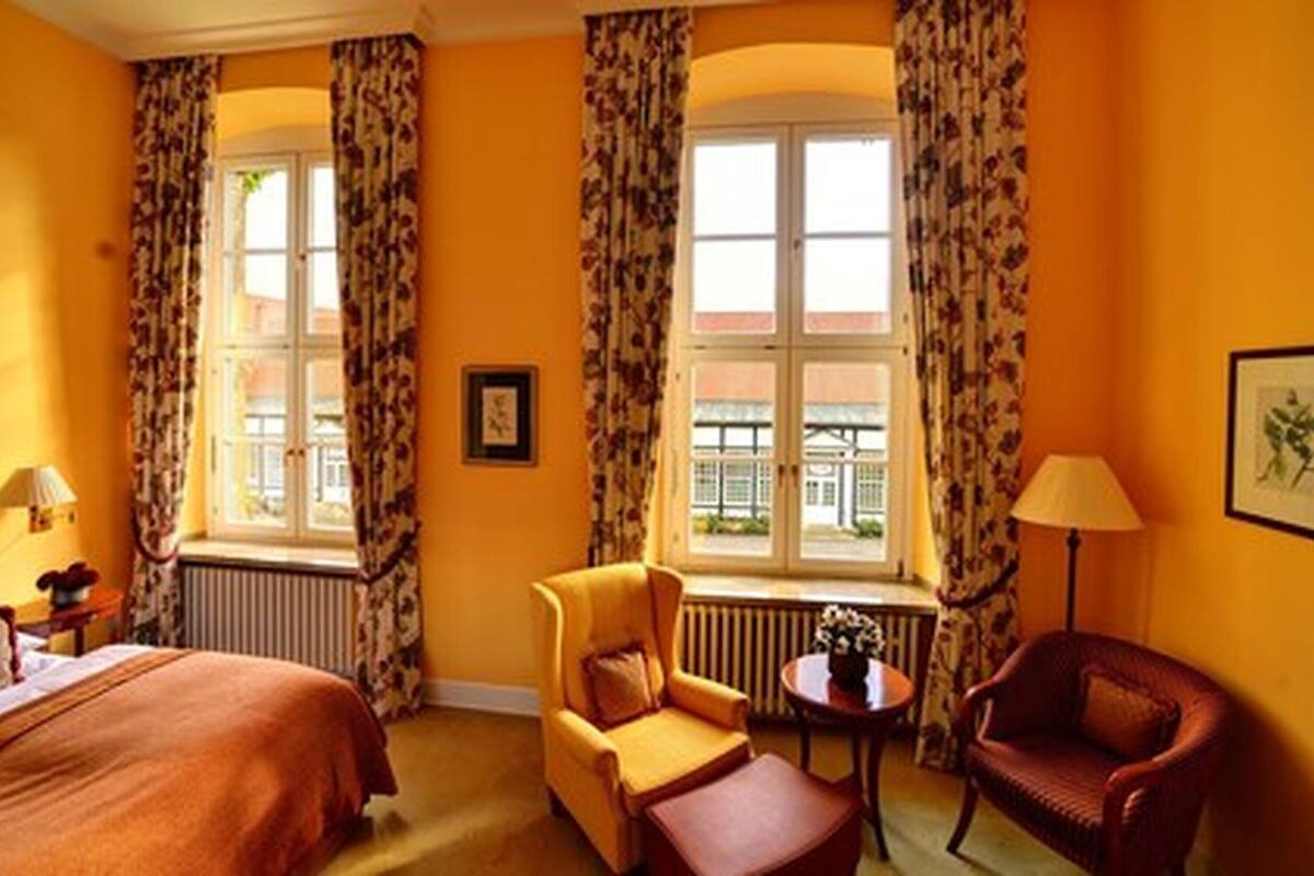 deluxe double room | in-room safe, desk, iron/ironing board, free wifi