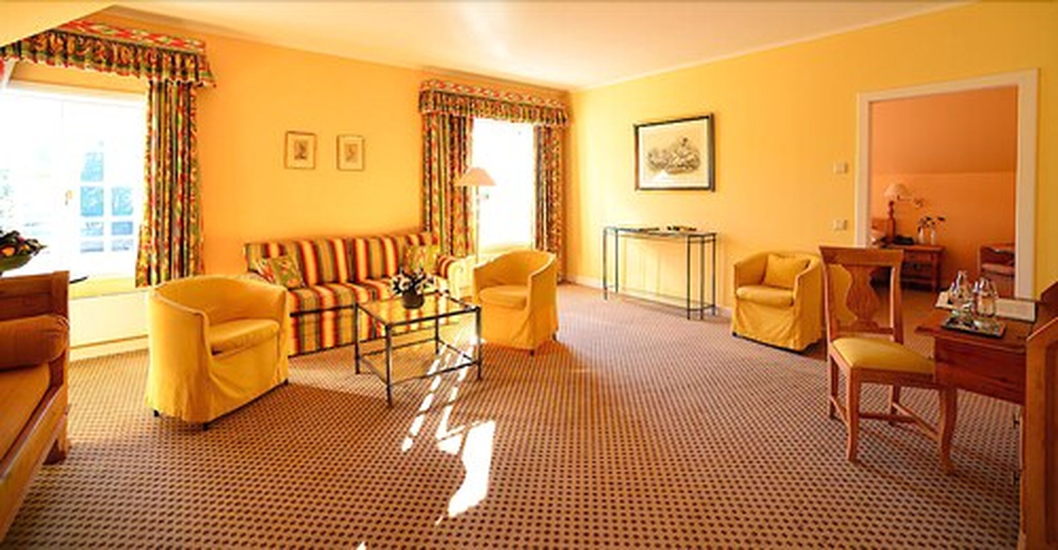 junior suite, 1 bedroom | in-room safe, desk, iron/ironing board, free wifi