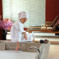 Indoor spa tub