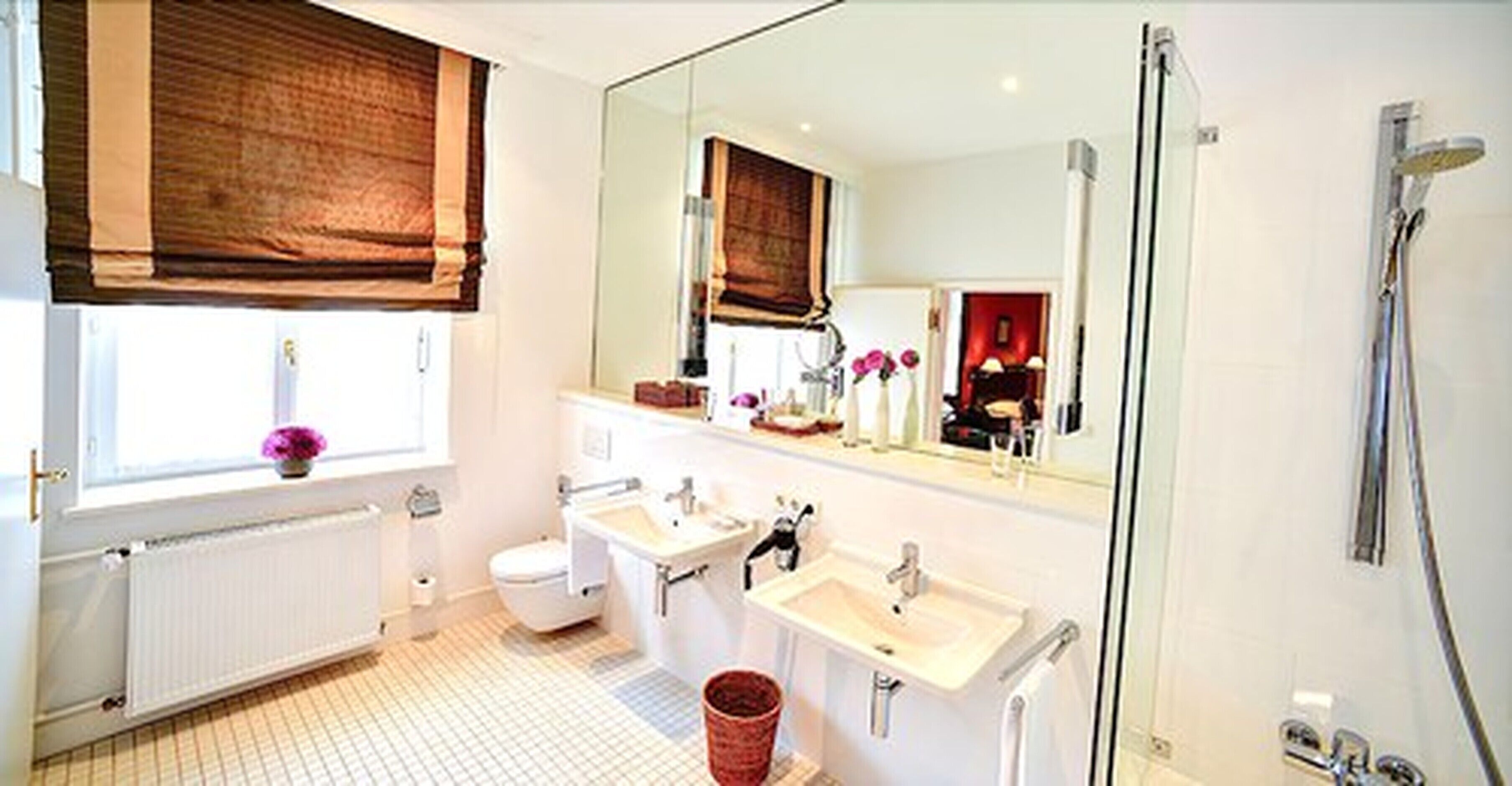 deluxe double room | bathroom | shower, free toiletries, hair dryer, bathrobes