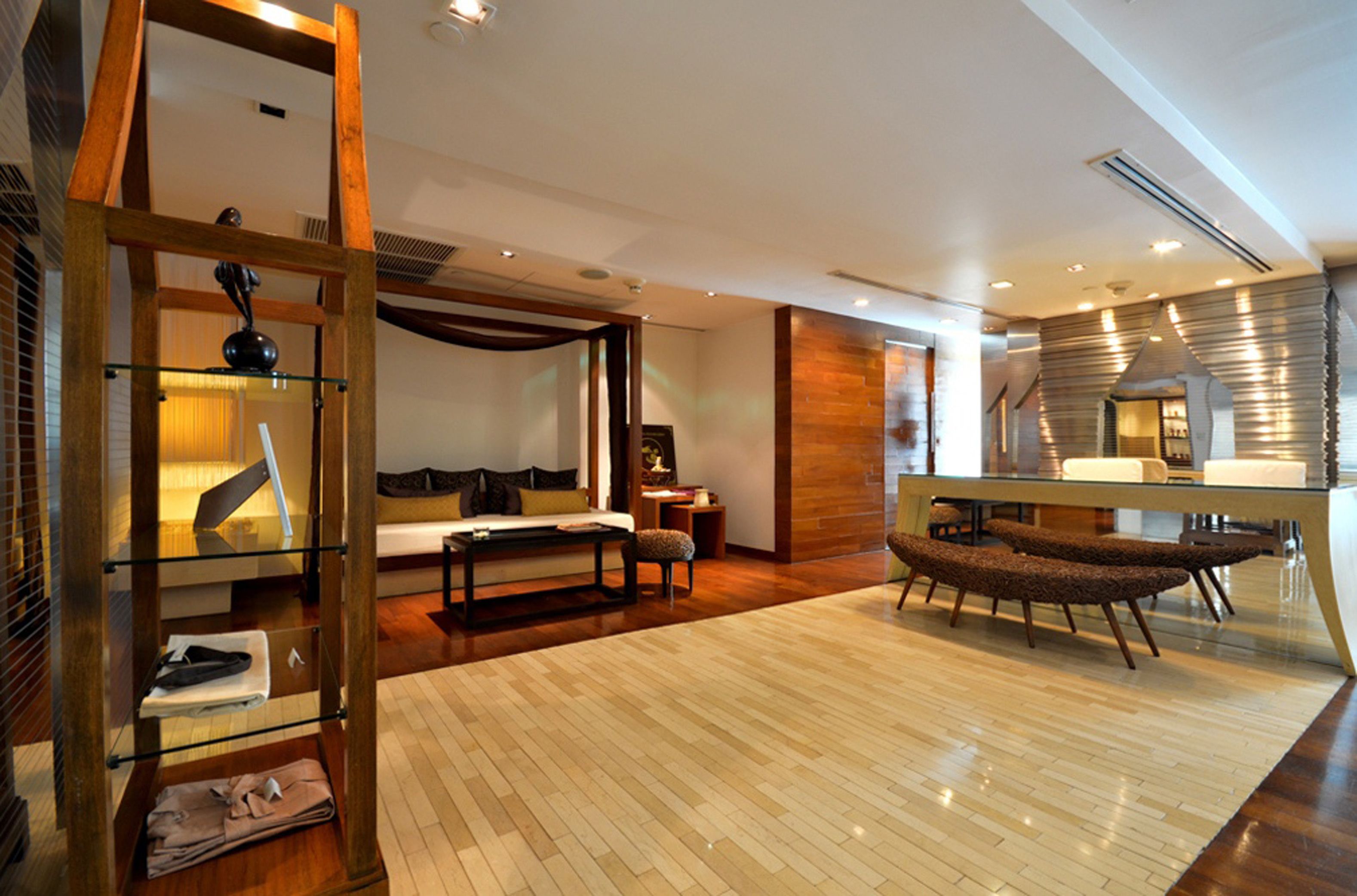 sauna, hot tub, steam room, thai massages, massages