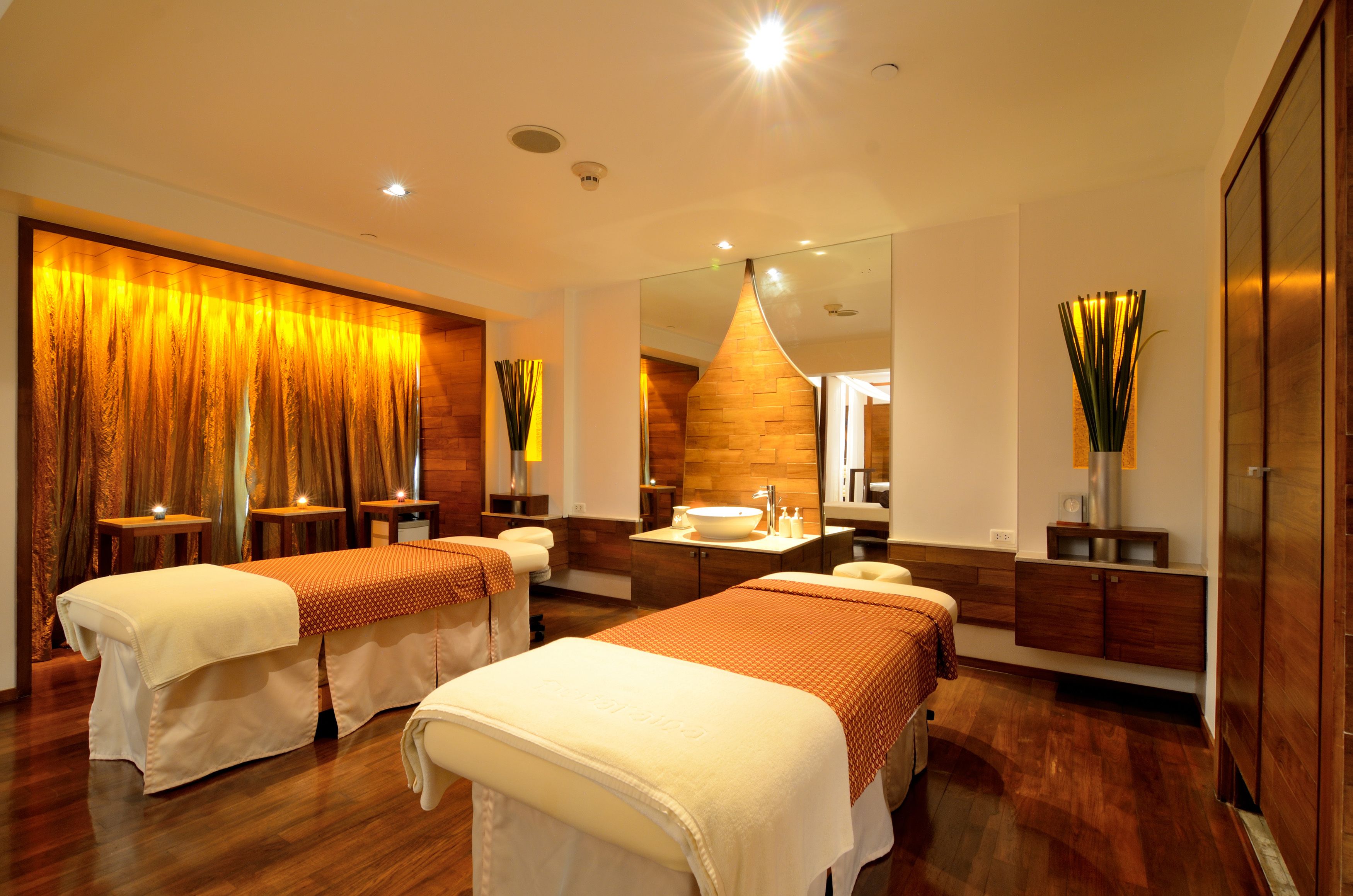 sauna, hot tub, steam room, thai massages, massages