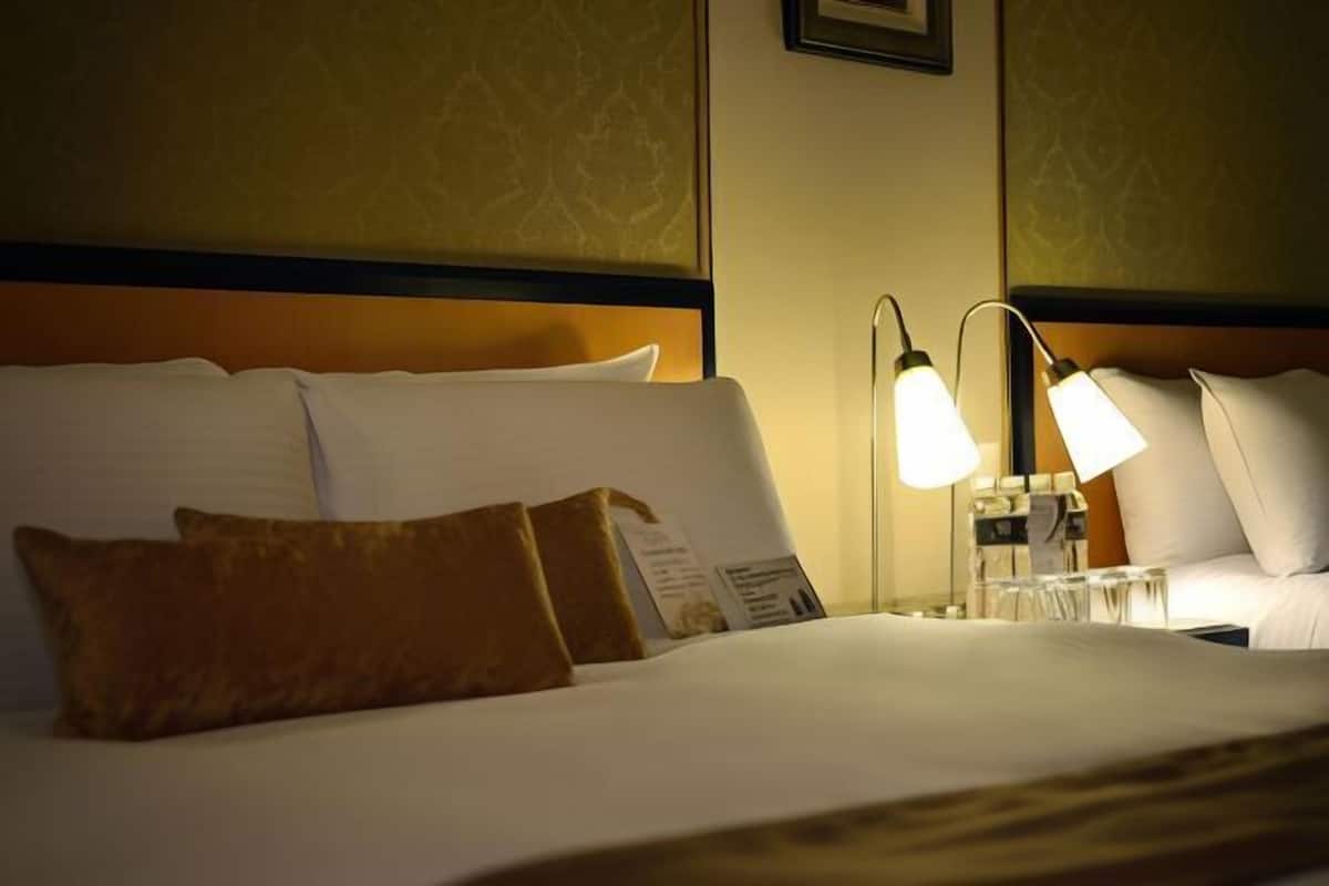 In-room safe, desk, soundproofing, free cribs/infant beds