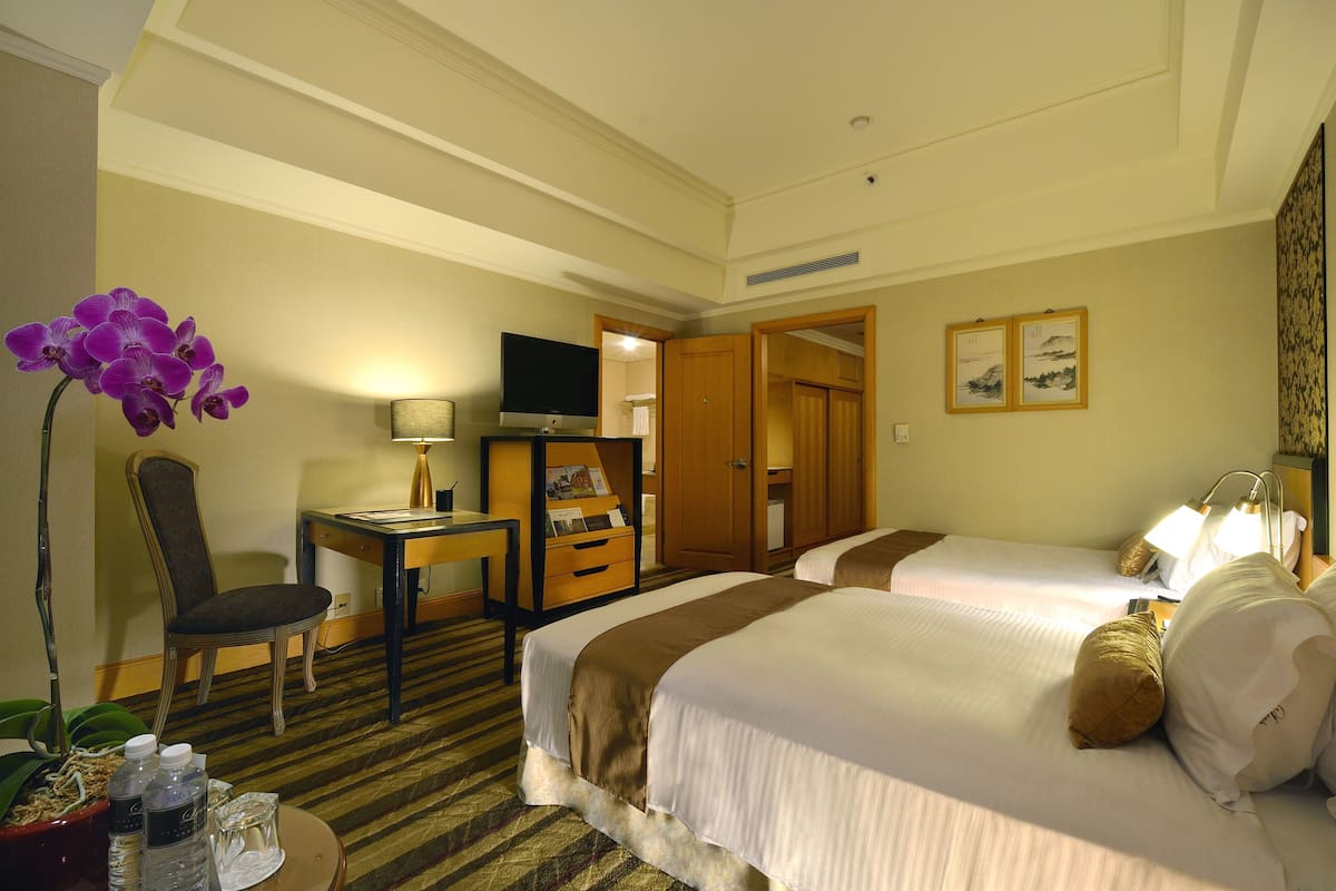 1 chambre, coffres-forts dans les chambres, bureau