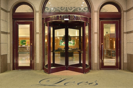 Property entrance. Lees Hotel