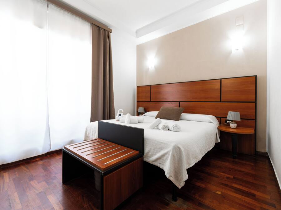 Quarto triplo básico | Frigobar, escrivaninha, Wi-Fi de cortesia, roupa de cama