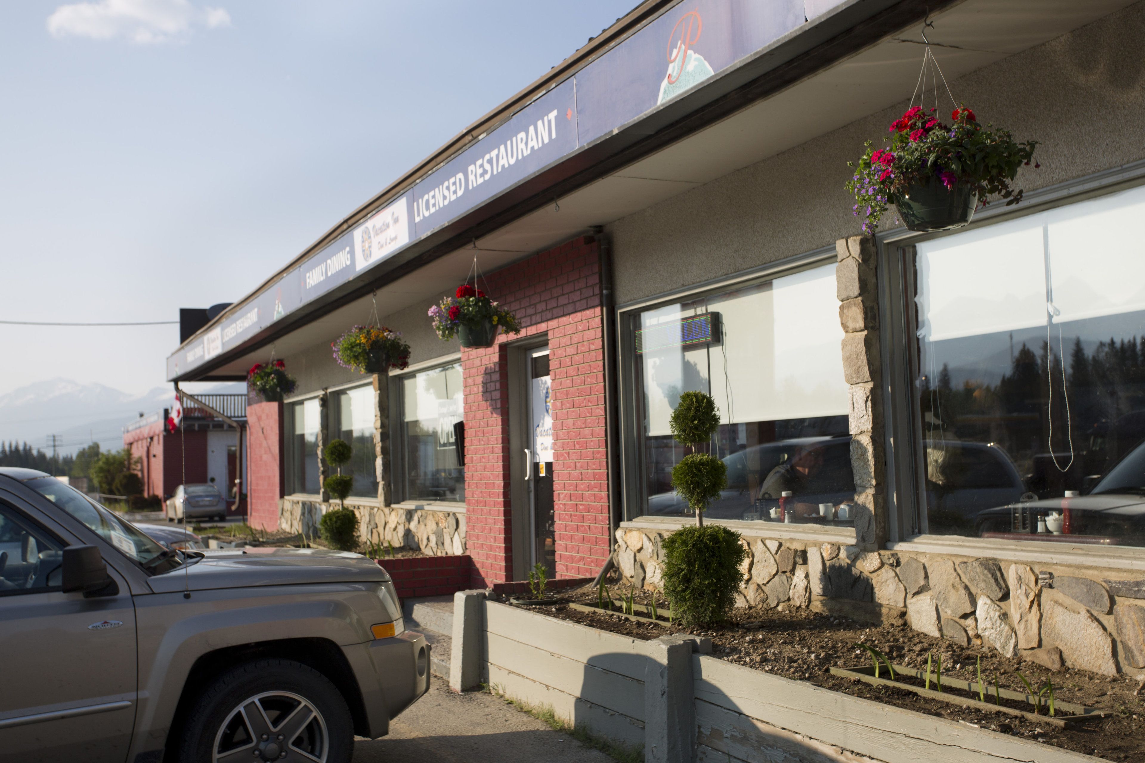 Breakfast, lunch, dinner served; American cuisine 