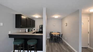 Family Suite, 2 Bedrooms | Private kitchenette
