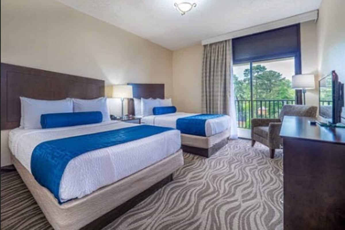 suite, 2 double beds, lake view (park view suite) | in-room safe, blackout curtains, iron/ironing board, free wifi