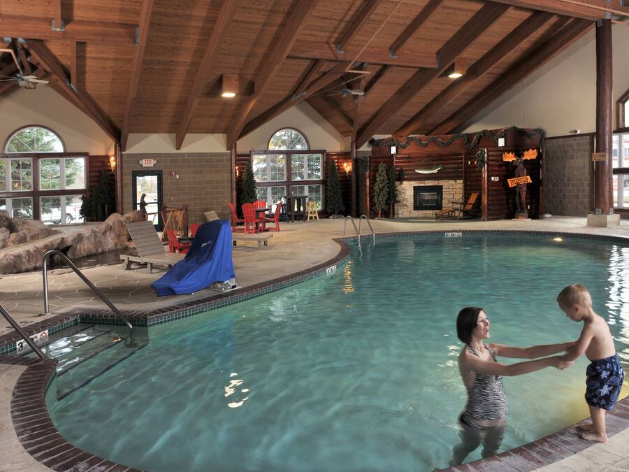 Innenpool, LiegestĂŒhle