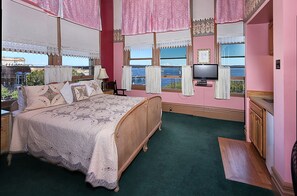 Kamar Premium (2nd and 3rd Floors) | Wi-Fi gratis dan seprai linen
