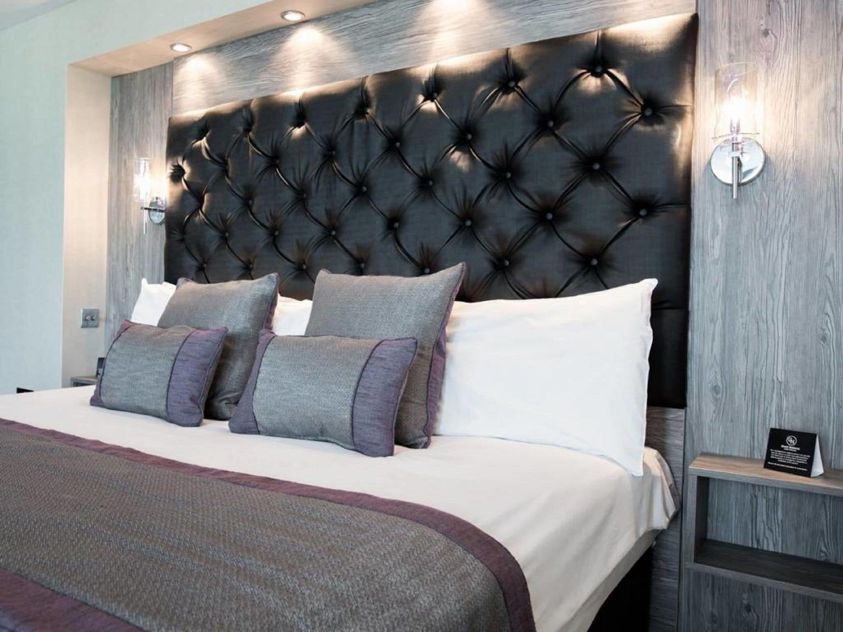 deluxe double room, bathtub | iron/ironing board, free wifi, bed sheets