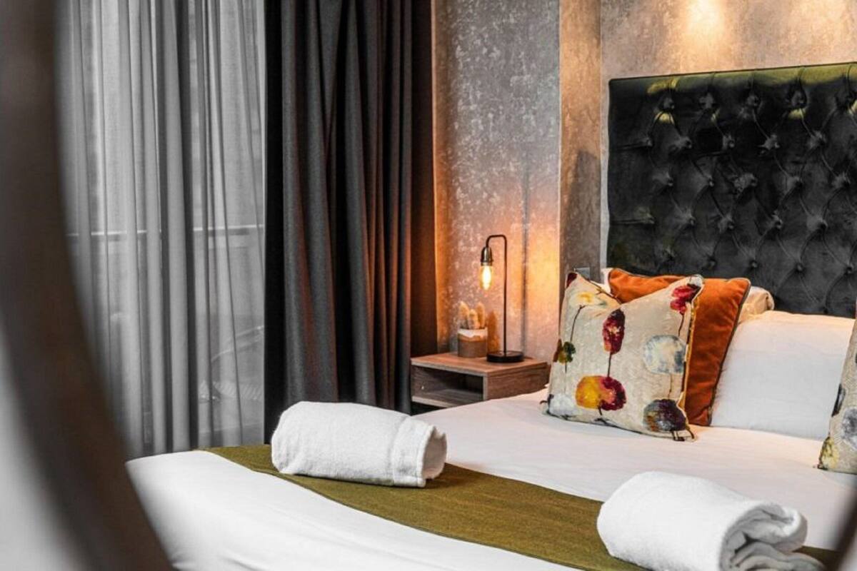 classic double room | iron/ironing board, free wifi, bed sheets