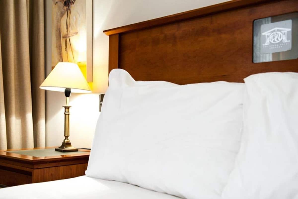 Classic Single Room | Iron/ironing board, free WiFi, bed sheets