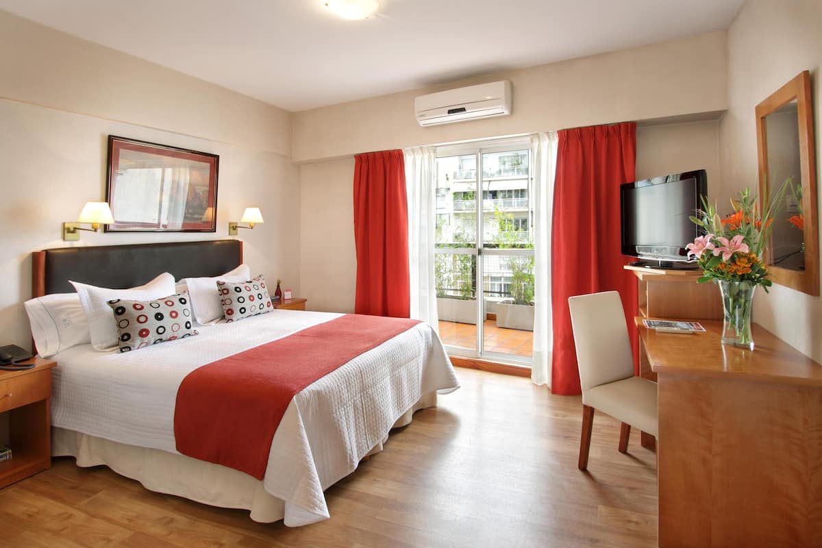 Minibar, in-room safe, desk, free WiFi