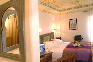 In-room safe, iron/ironing board, free WiFi, bed sheets