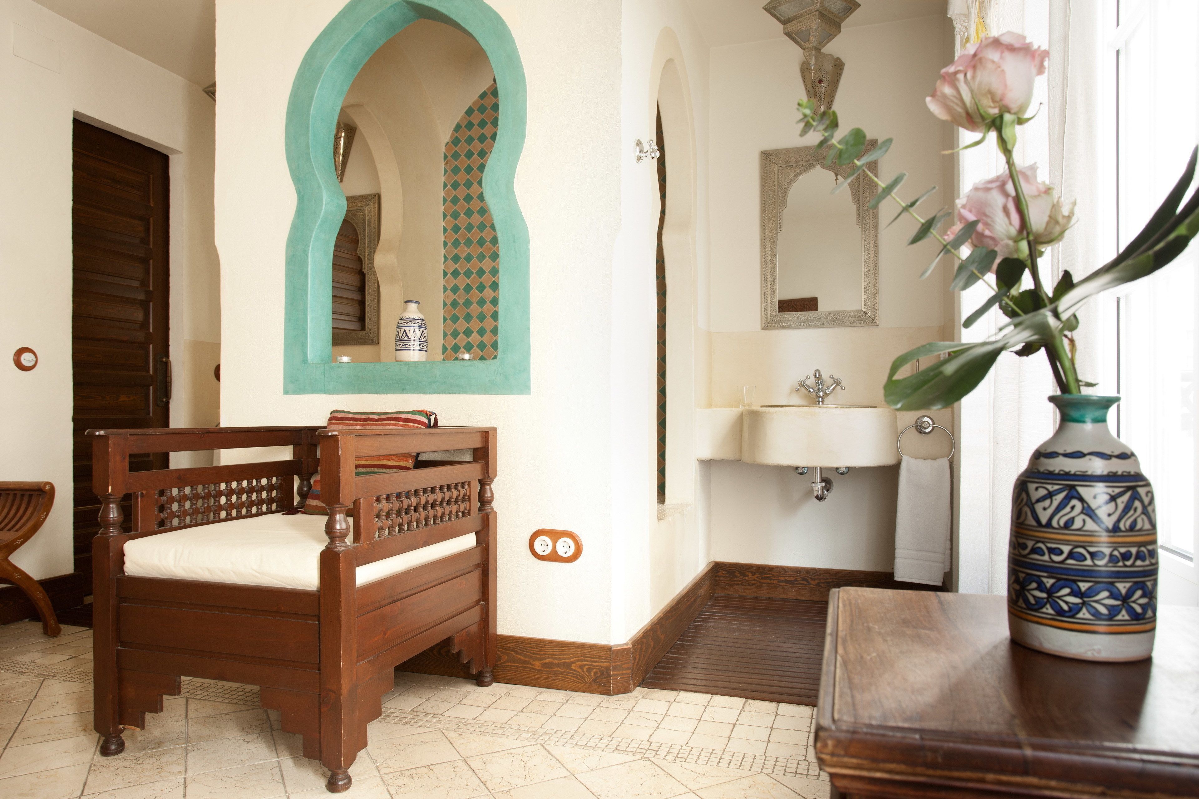 romantic double room | bathroom | hair dryer, towels, soap, shampoo