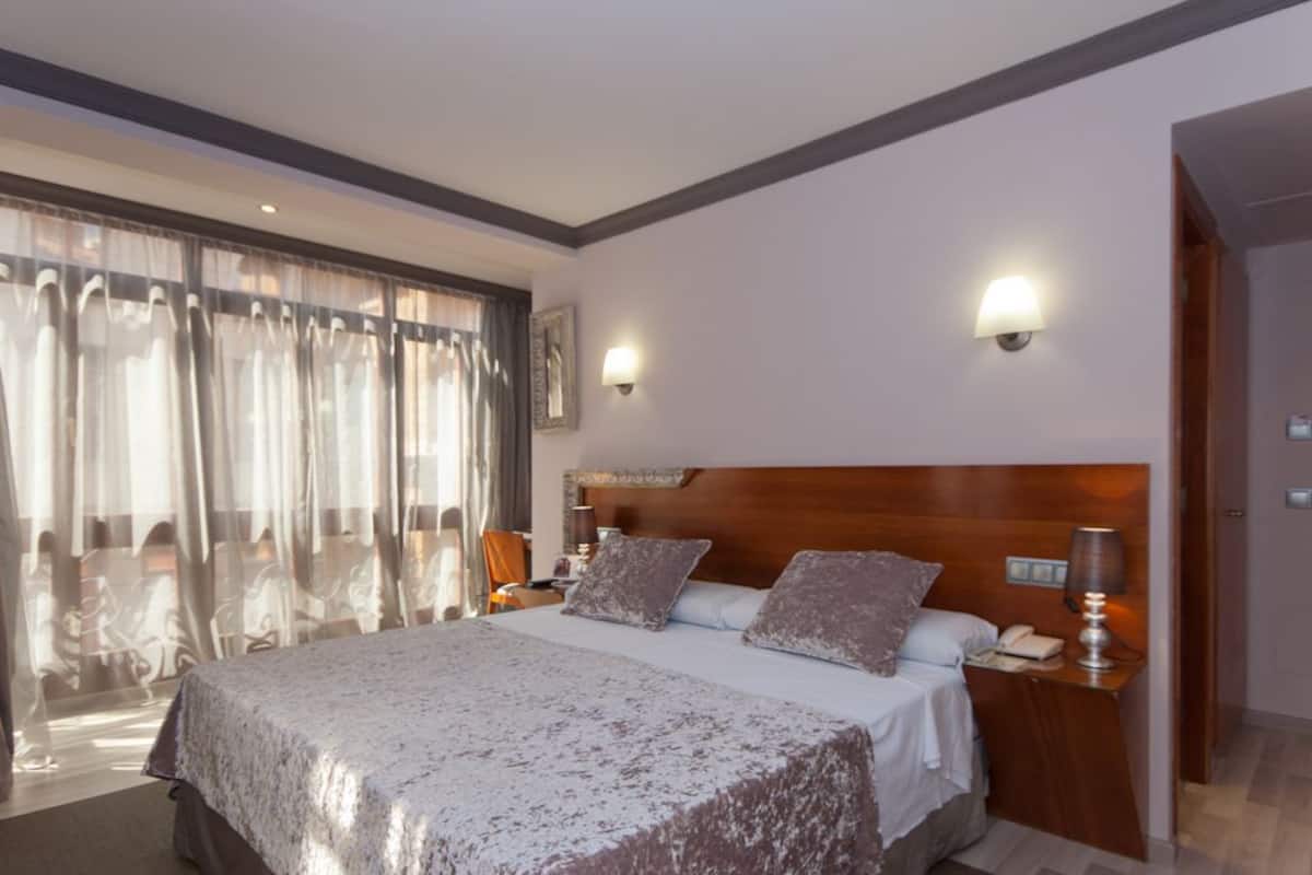 in-room safe, desk, blackout curtains, free cots/infant beds