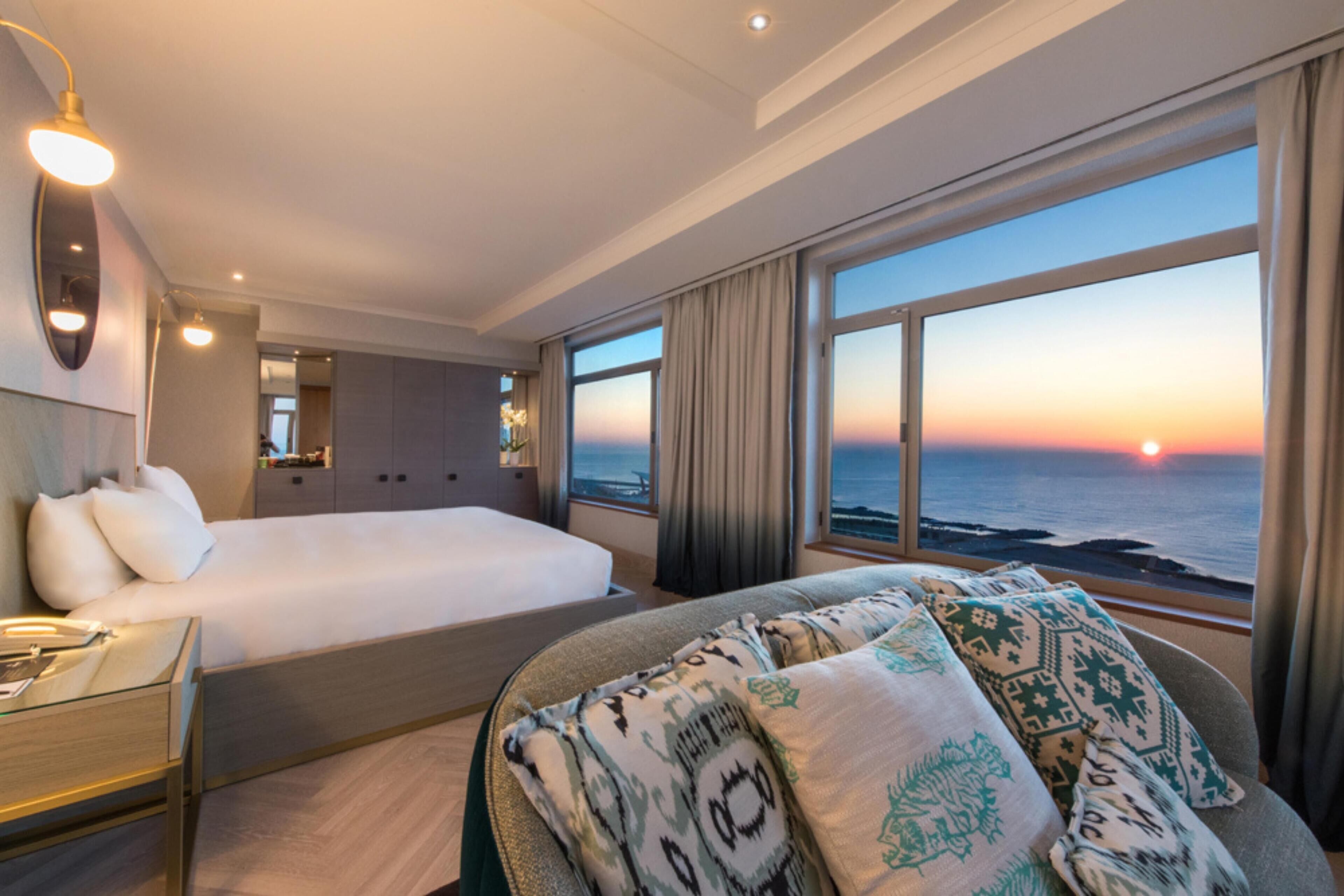 Suite, 1 kingsize bed (Skyline) | Hypoallergeen beddengoed, donzen dekbedden, een kluis op de kamer