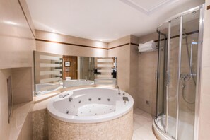 Bathroom - Hilton Diagonal Mar Barcelona (Barcelona)