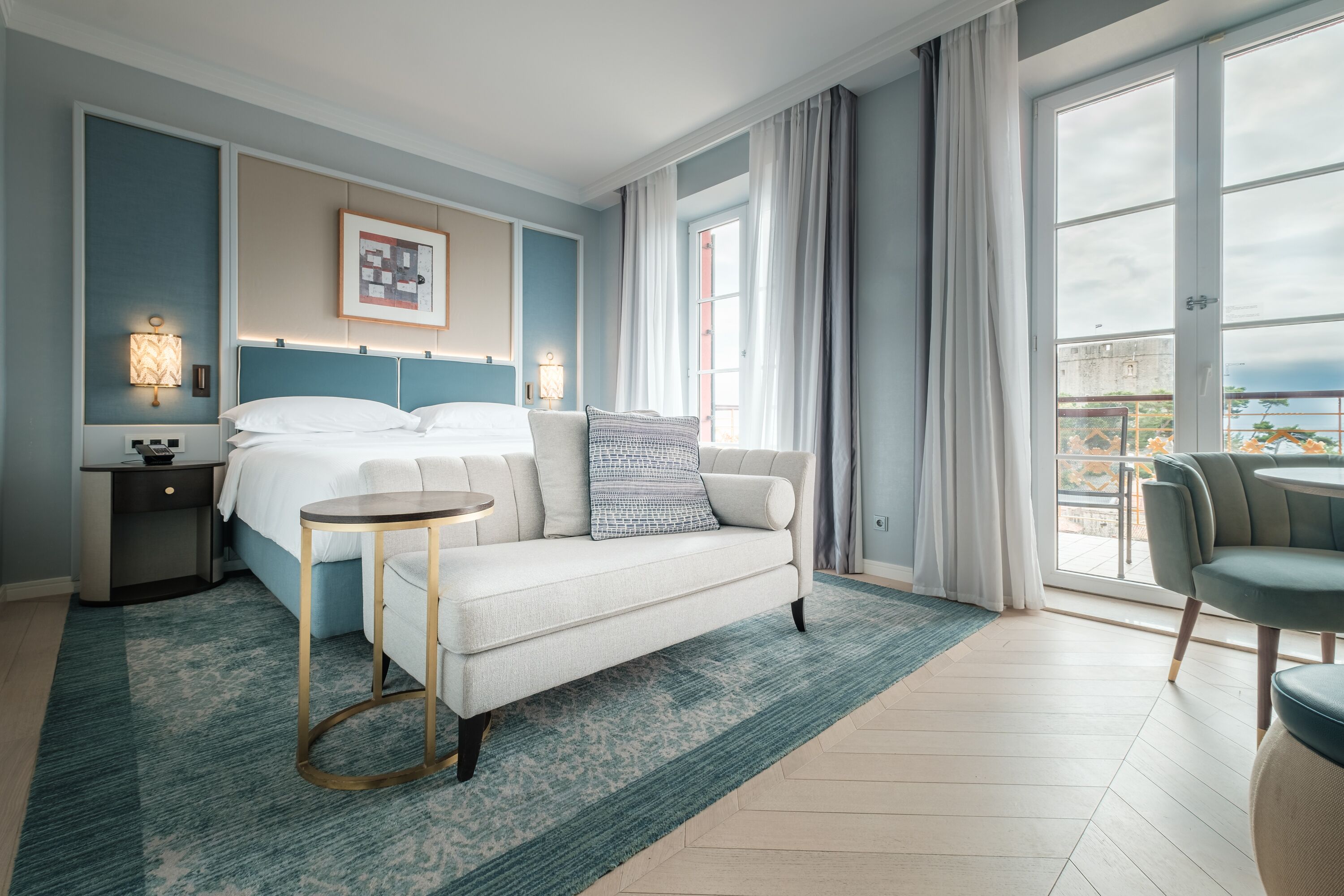 minibar, in-room safe, desk, laptop workspace