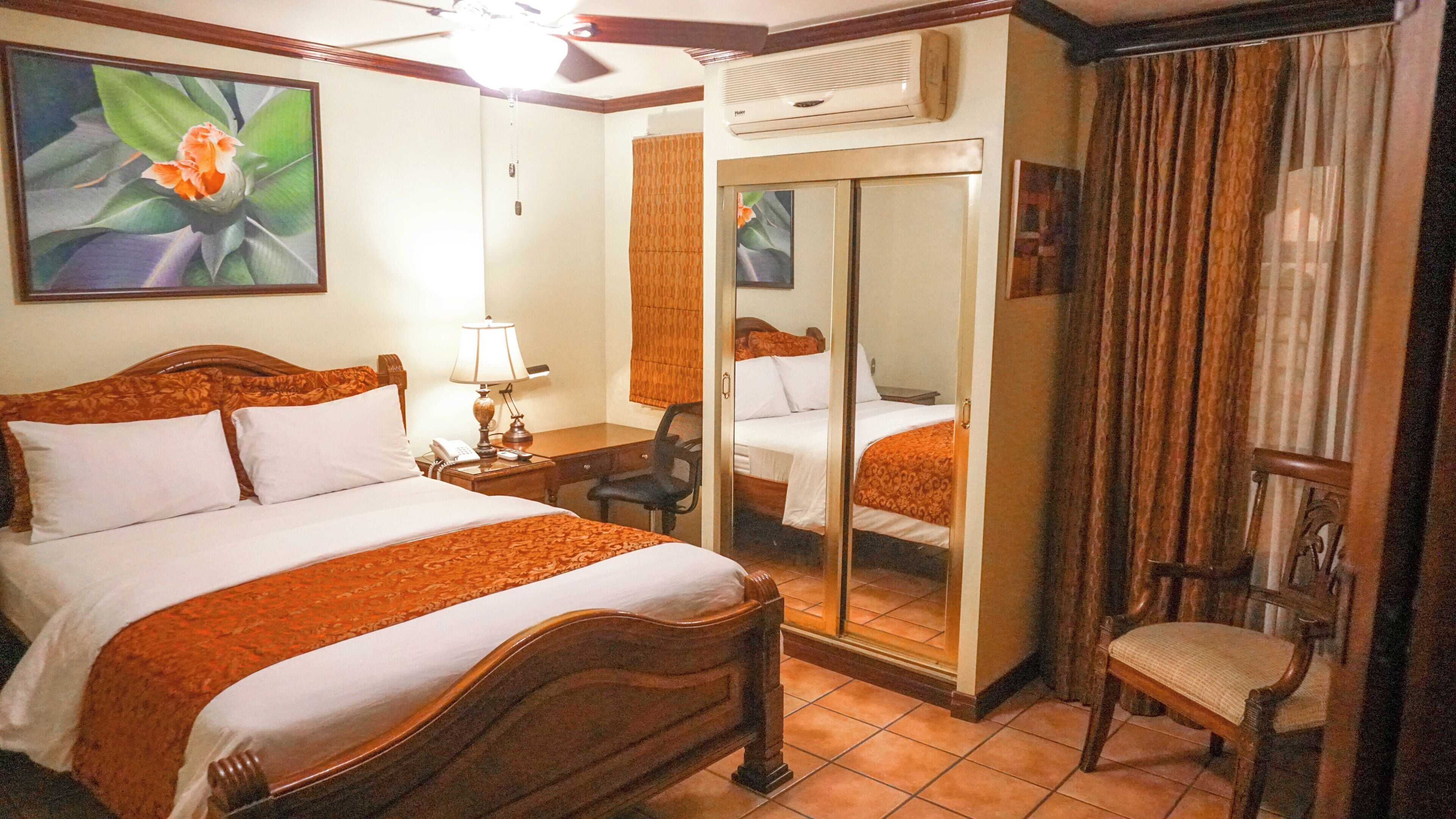 Deluxe Queen Room