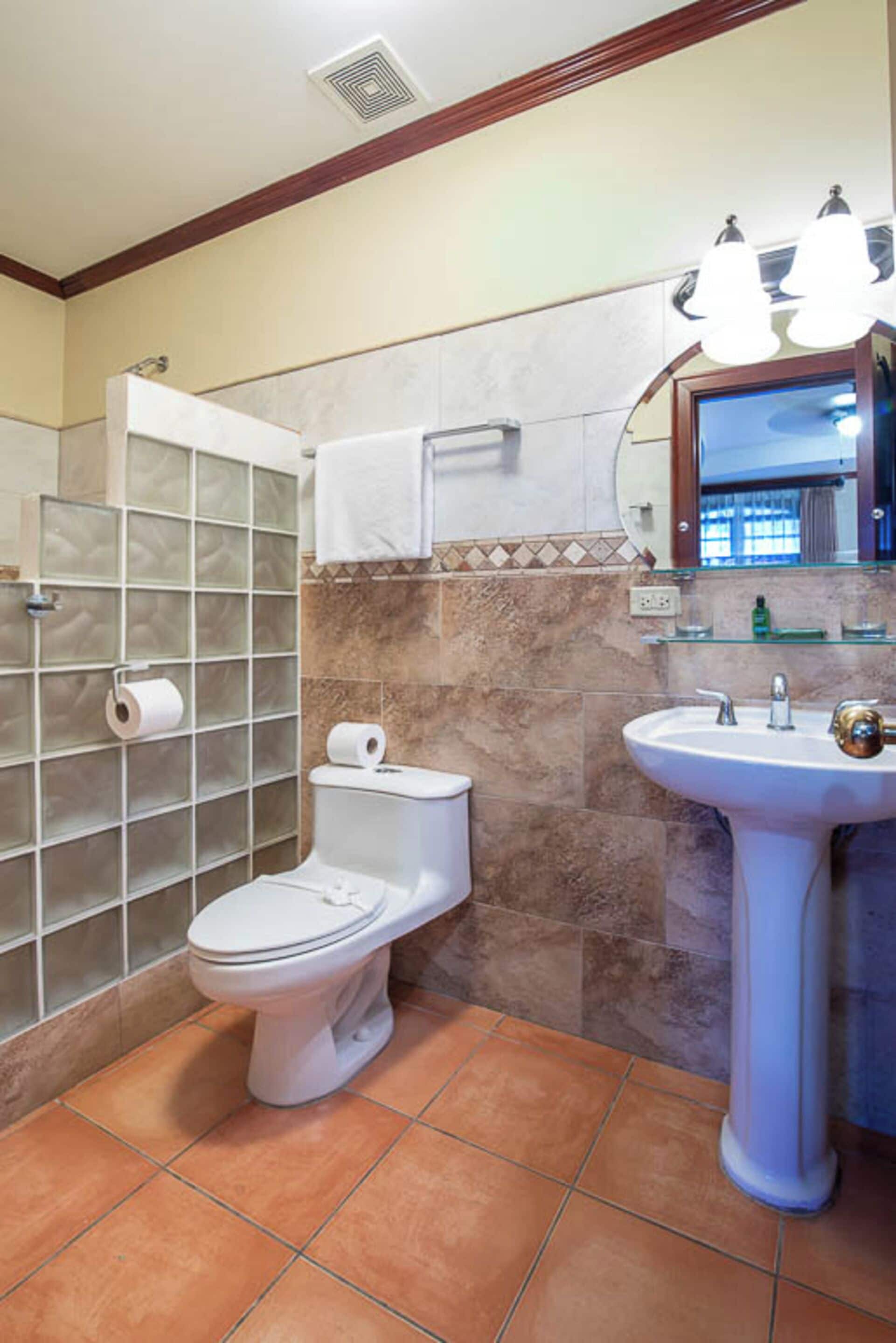 shower, free toiletries, towels