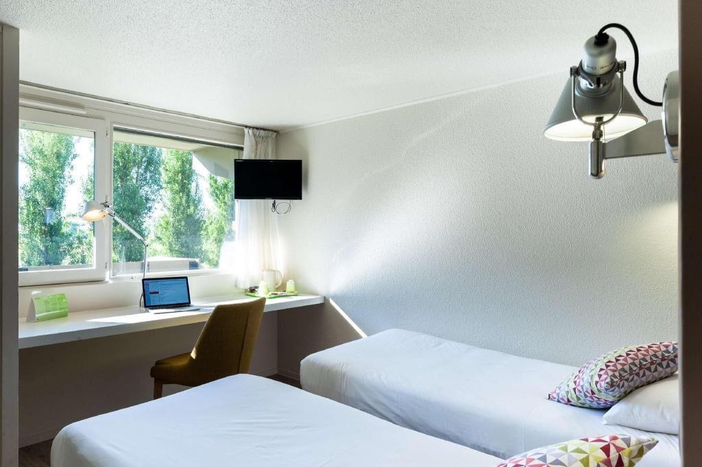 特色家居、办公桌、熨斗/熨板、免费 WiFi