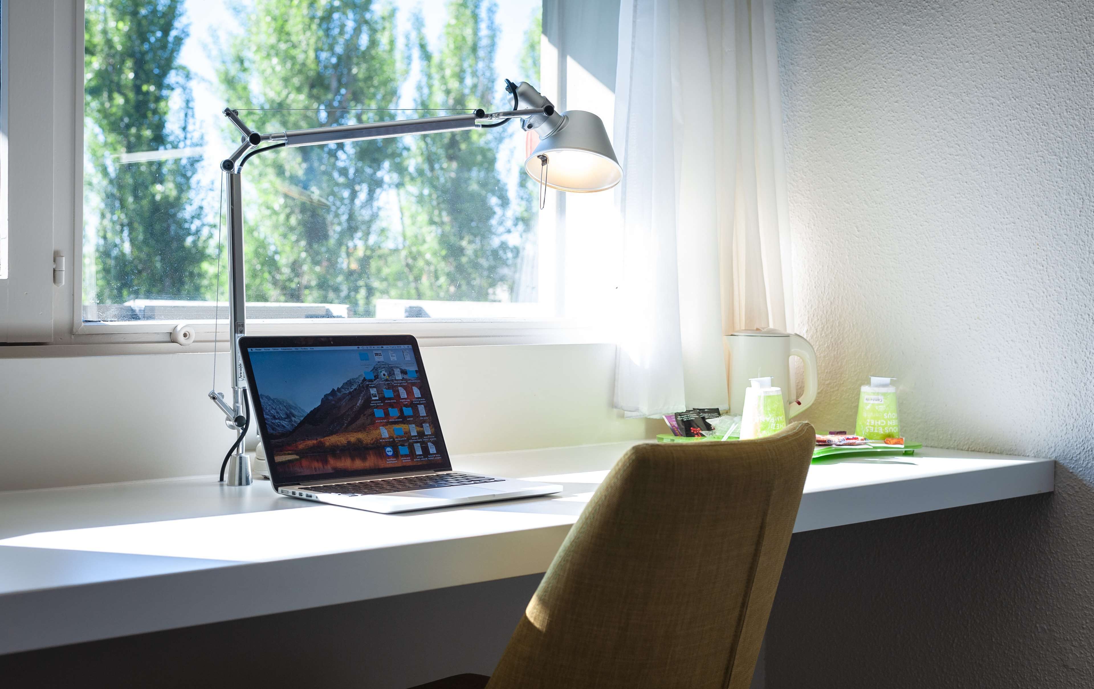 Individually furnished, desk, iron/ironing board, free WiFi