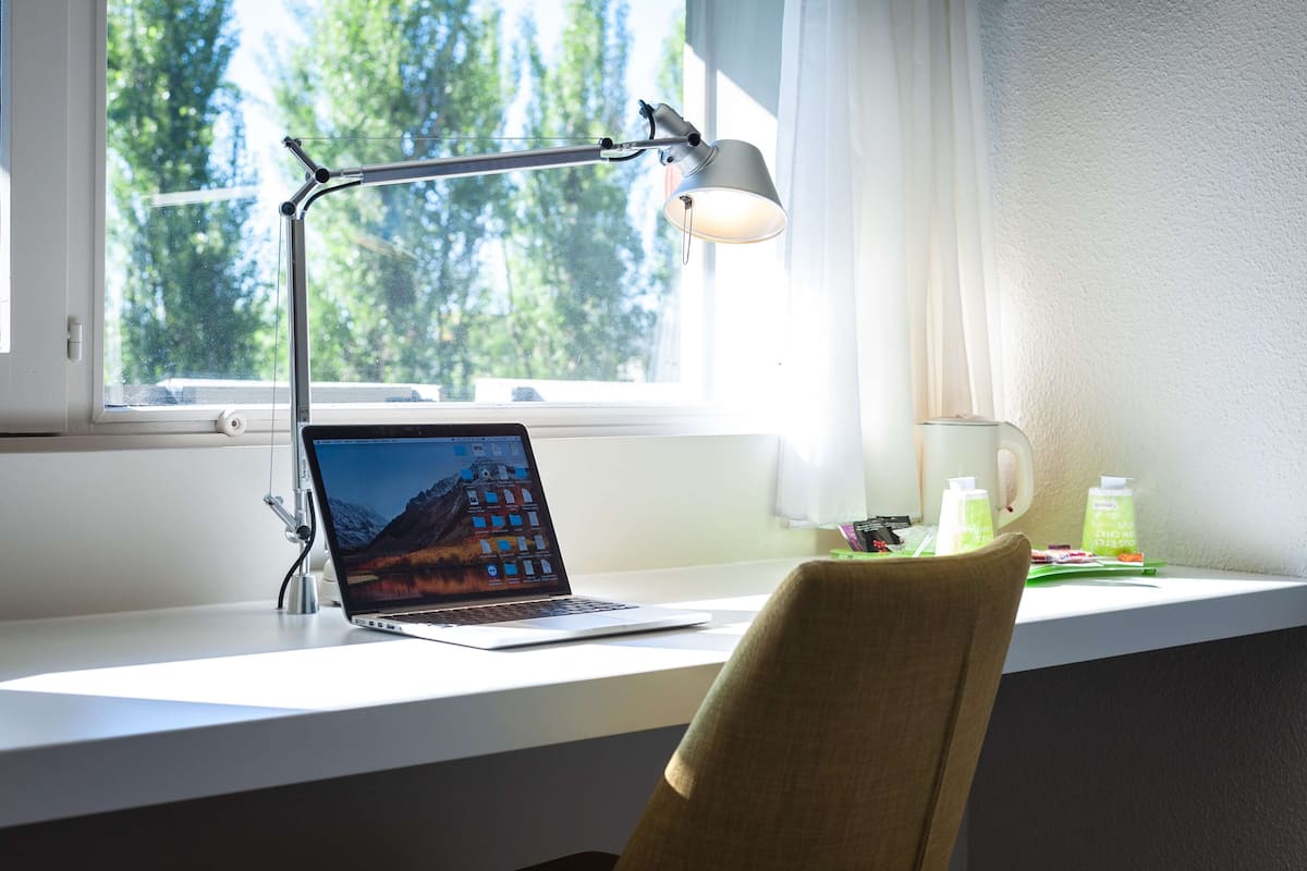 Individually furnished, desk, iron/ironing board, free WiFi