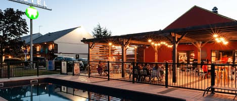 Seasonal outdoor pool, sun loungers