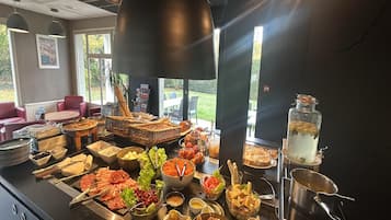 Ze serveren er ontbijt en diner