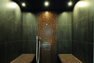 Couples treatment rooms, sauna, hot tub, steam room, Turkish bath