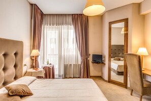 Minibar, coffres-forts dans les chambres, ameublement personnalisé