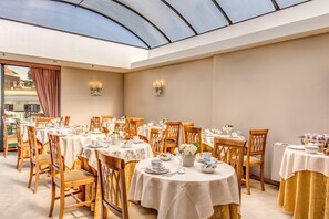 Petit déjeuner buffet compris tous les jours