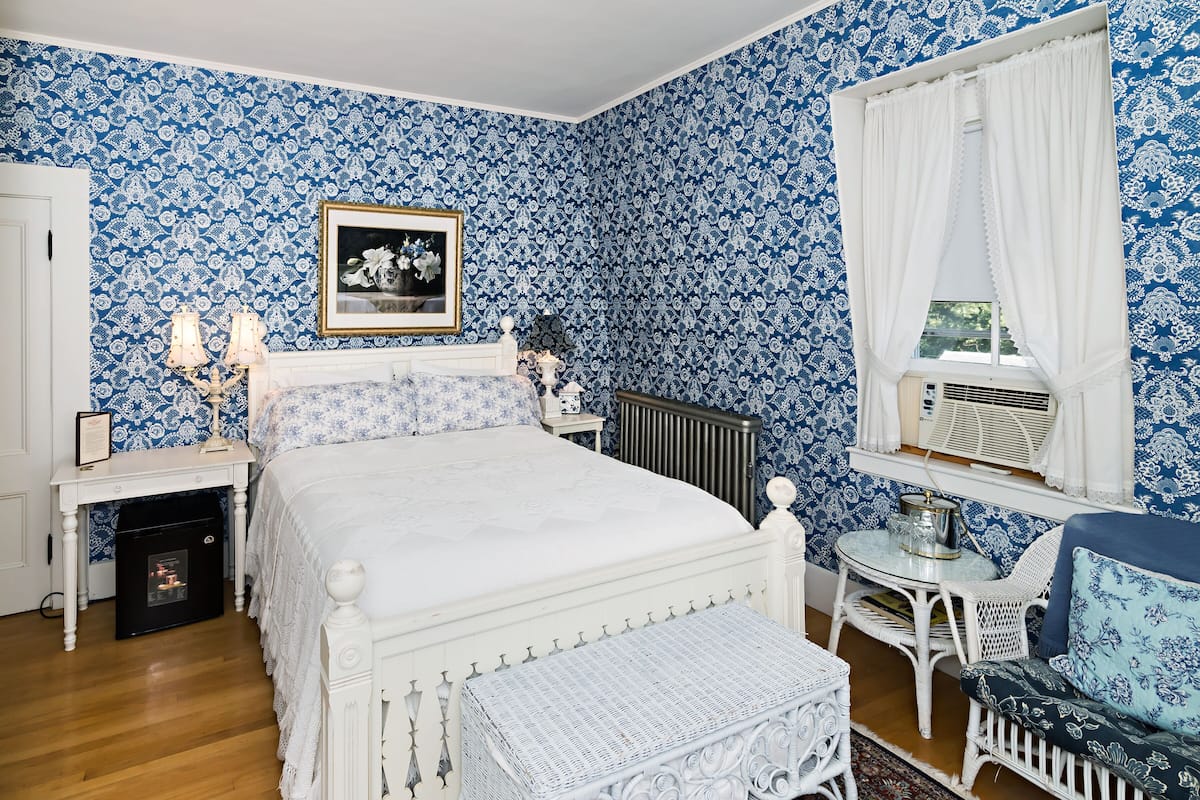 Decoración personalizada, tabla de planchar con plancha y wifi gratis