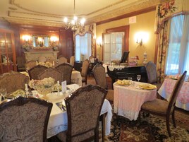 Desayuno completo incluido todos los días 