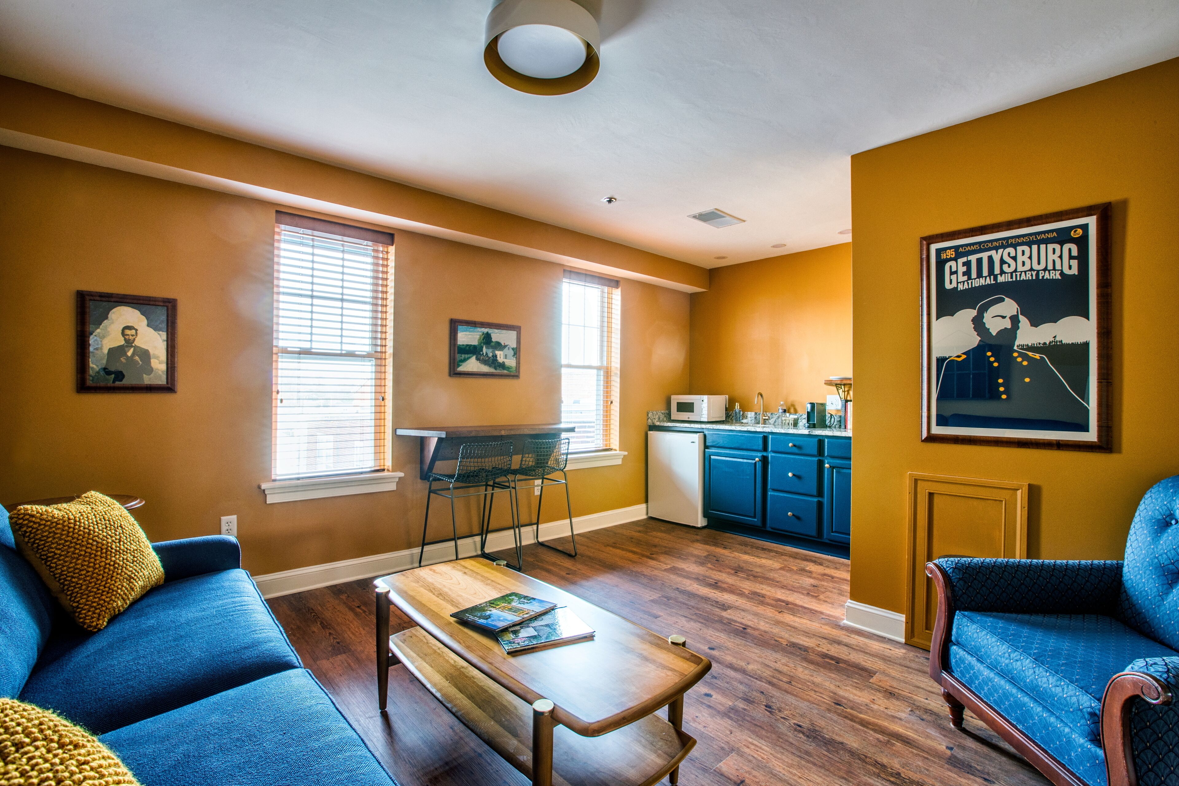 basil biggs suite | hypo-allergenic bedding, pillow-top beds, iron/ironing board, free wifi