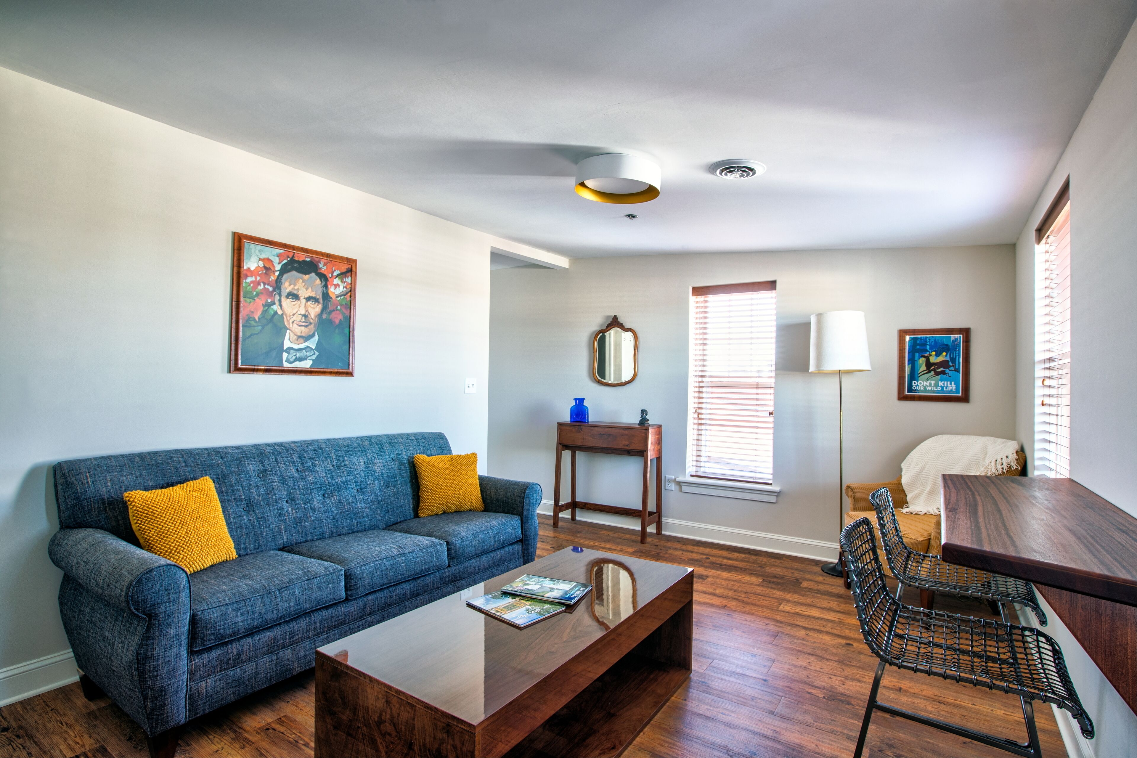 lloyd watts suite | hypo-allergenic bedding, pillow-top beds, iron/ironing board, free wifi