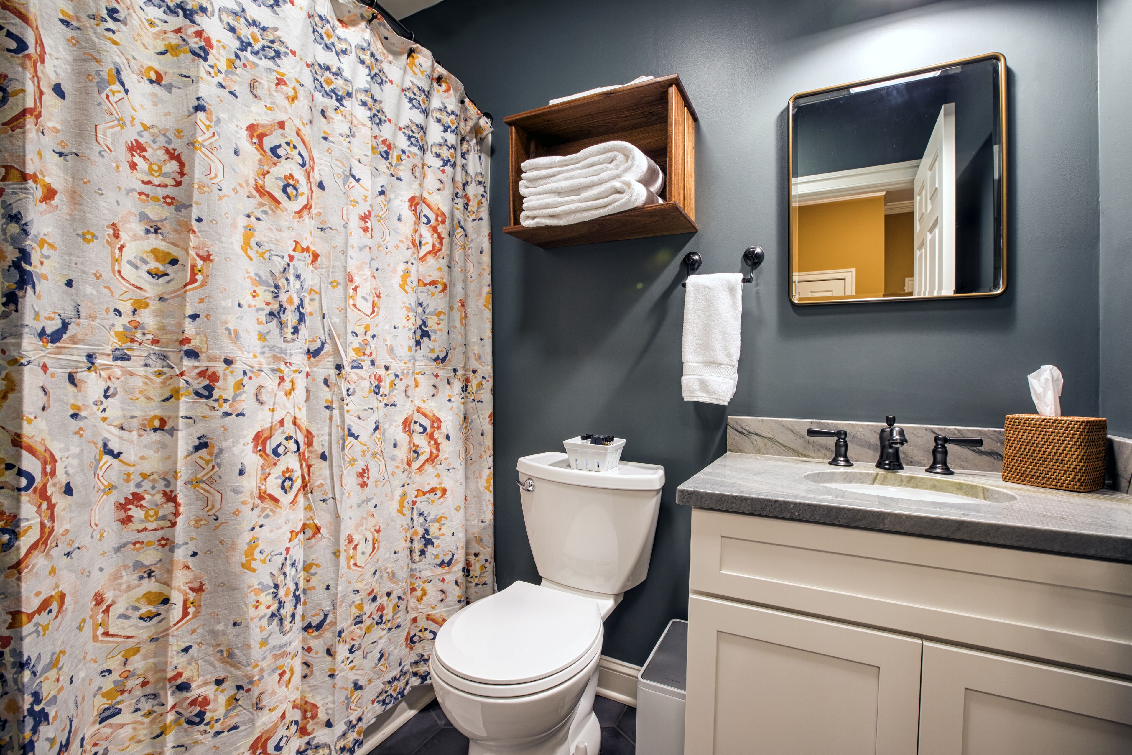 thaddeus stevens suite | bathroom | designer toiletries, hair dryer, towels, soap