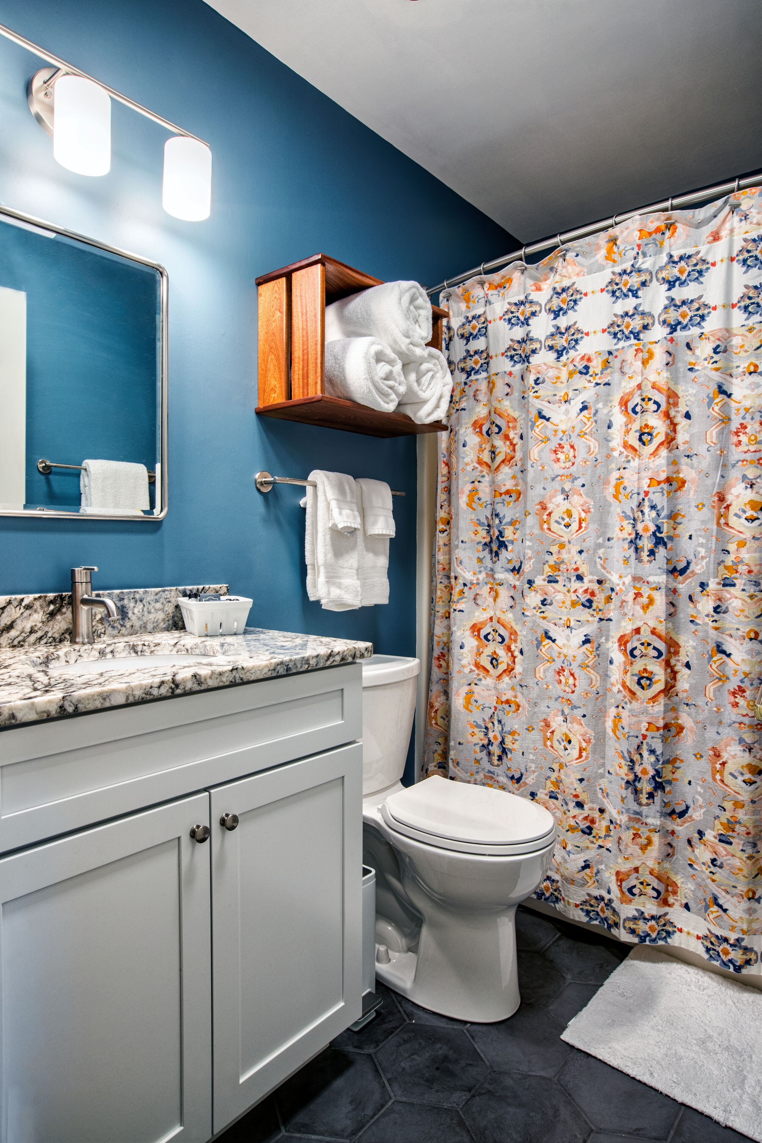 tillie pierce suite | bathroom | designer toiletries, hair dryer, towels, soap