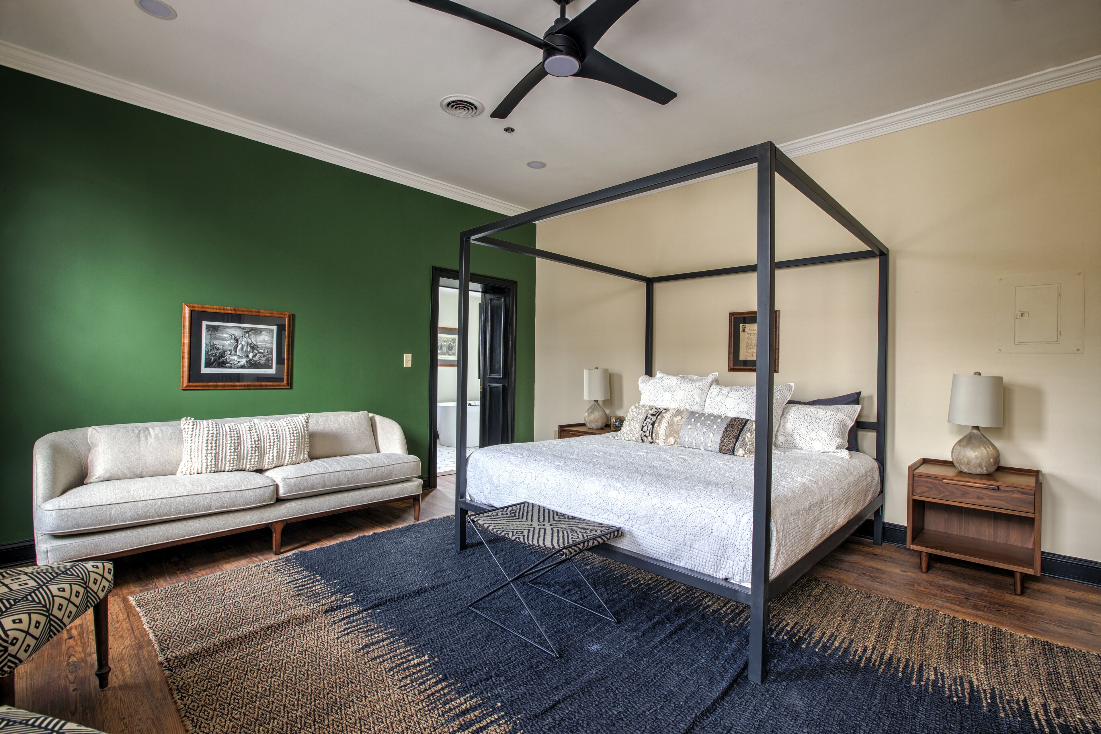 lincoln suite | hypo-allergenic bedding, pillow-top beds, iron/ironing board, free wifi