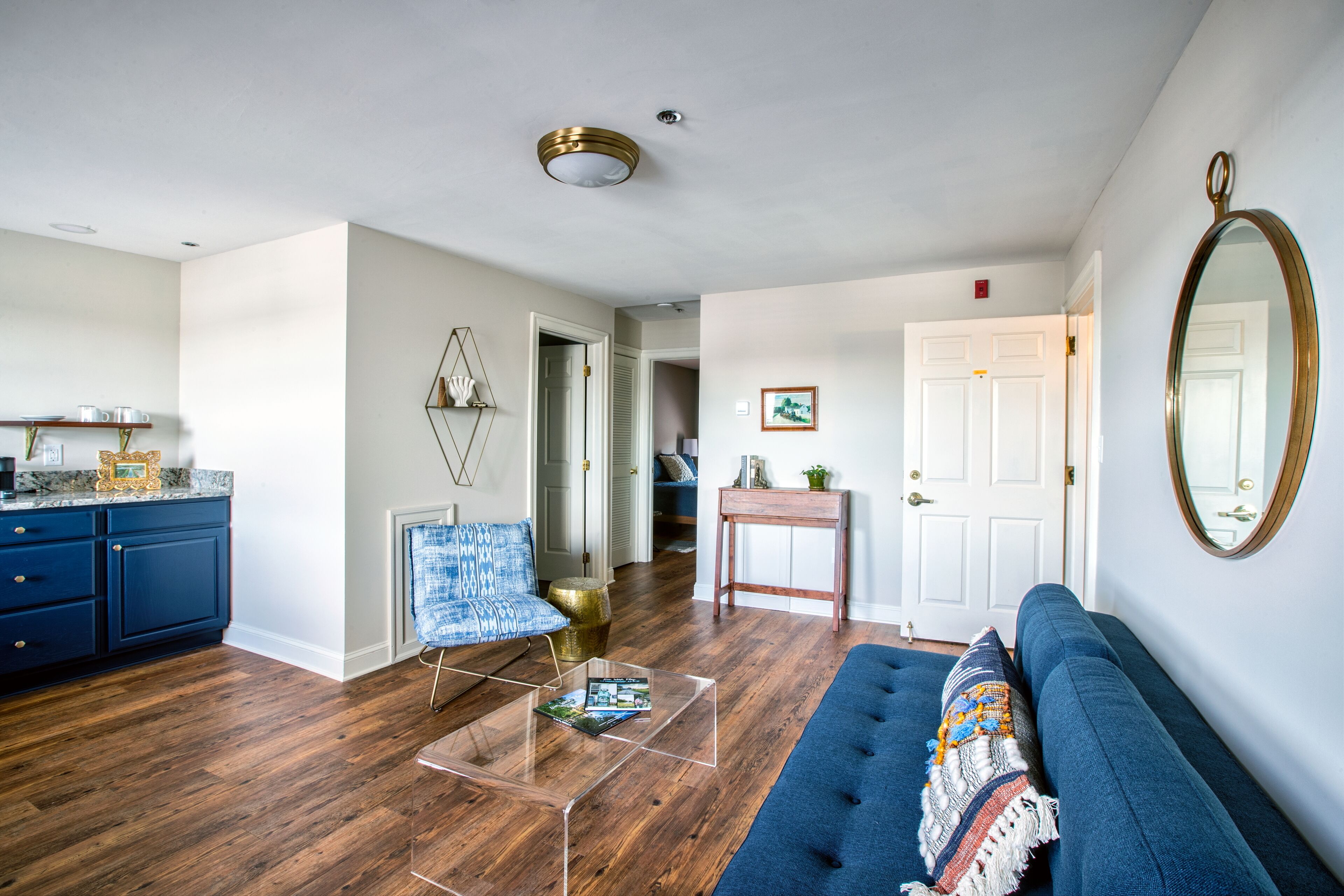 john burns suite | hypo-allergenic bedding, pillow-top beds, iron/ironing board, free wifi